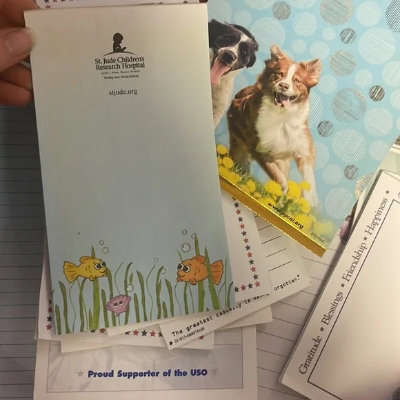 Bundle of 10 random notepads 🦋 🐱 🐶 🇺🇸 🎄 - Picture 5 of 13